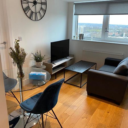 Morden 1 Bedroom City- Apt Central Stylish Living Croydon Bagian luar foto