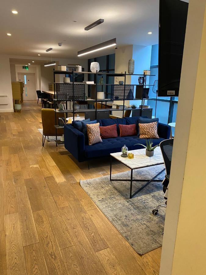 Morden 1 Bedroom City- Apt Central Stylish Living Croydon Bagian luar foto