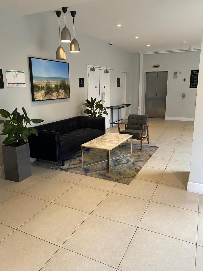 Morden 1 Bedroom City- Apt Central Stylish Living Croydon Bagian luar foto