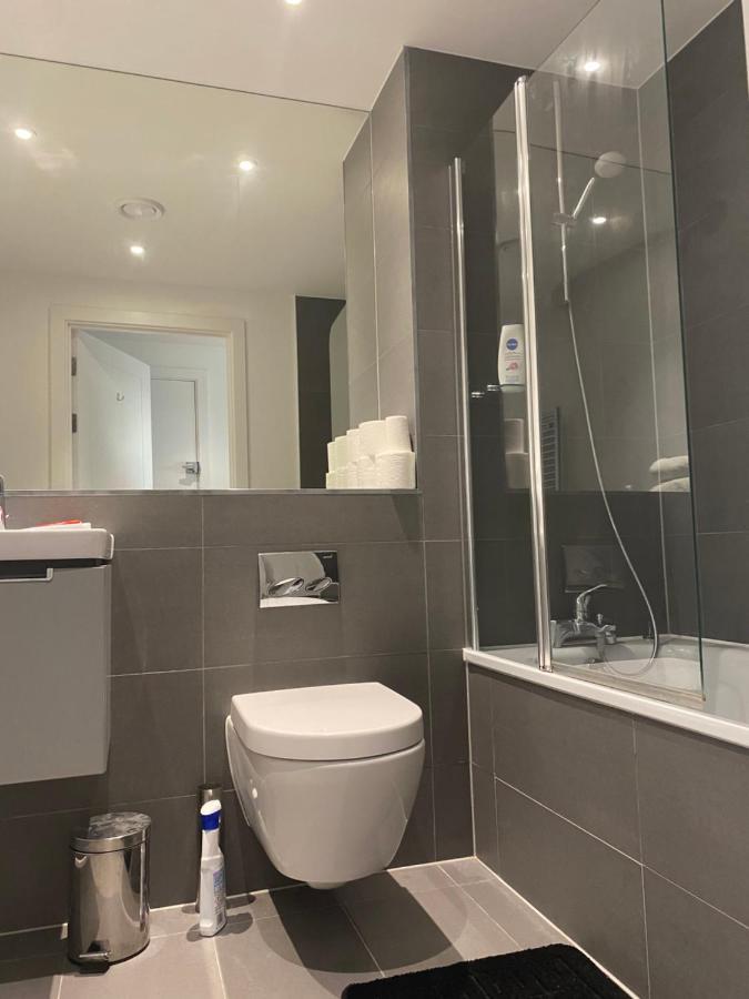 Morden 1 Bedroom City- Apt Central Stylish Living Croydon Bagian luar foto